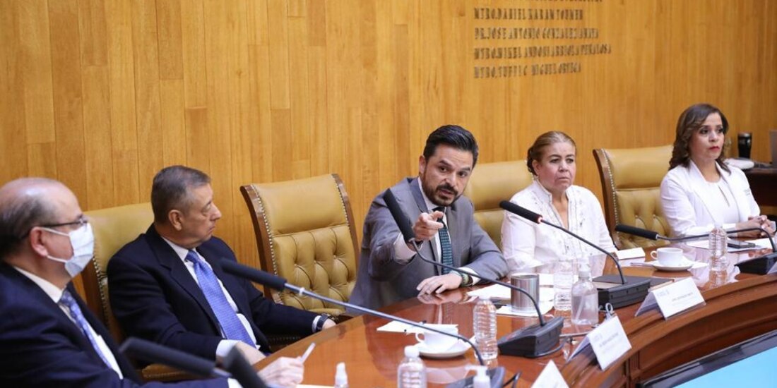 Zoé Robledo, director del IMSS, destacó que la estrategia se enfoca en servicios de salud preventivos,