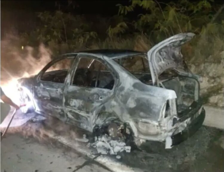 La fiscalía reportó el hallazgo de un auto calcinado que coincide con las características de uno en el que iban los jóvenes.