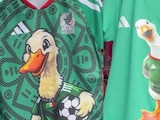 El fenómeno de Merlín continúa creciendo durante el Mundial 2026 y ya inspira mercancía no oficial.
