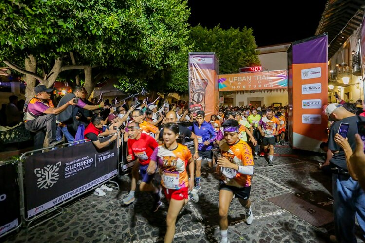 Así se vivió el Urban Trail Nocturno en el pueblo mágico de Taxco. Foto: Especial