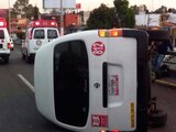 Volcadura de combi en Edomex deja 7 heridos