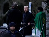 Joe Biden, presidente de Estados Unidos, afuera de la iglesia de St. Edmond, en Louisiana.