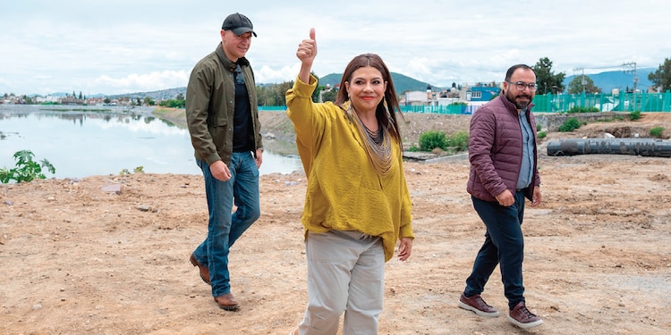 DE IZQ. A DER.: Mario Esparza, Clara Brugada y Raúl Basulto, ayer, en El Salado