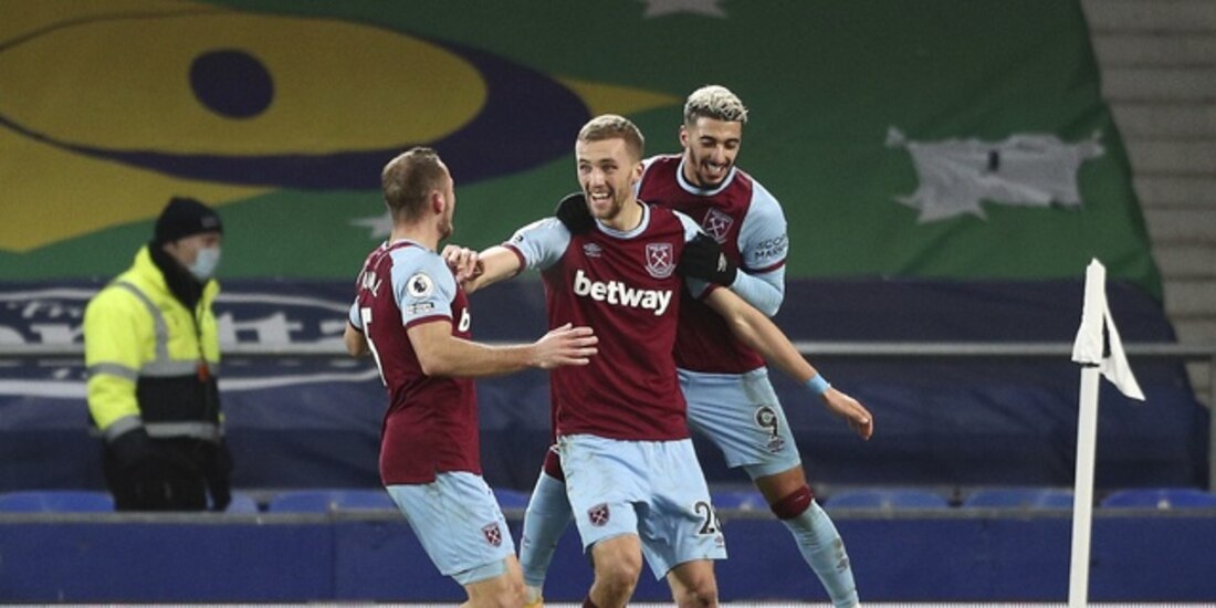 Jugadores del West Ham celebran una anotación, esta campaña