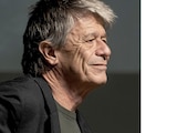 El escritor Emmanuel Carrère en el conversatorio del CCU, ayer.