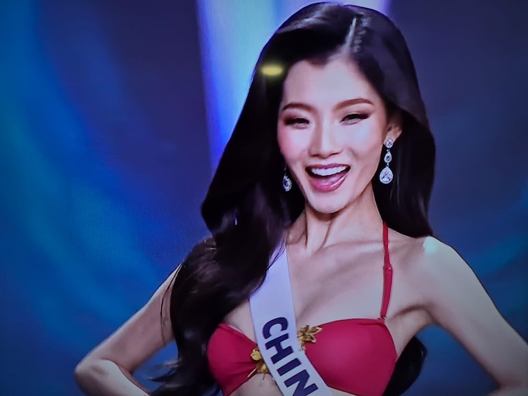 Desfile traje de baño en Miss Universo