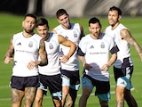 Futbolistas de la Albiceleste en un entrenamiento, ayer, en EU.