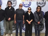 LOS PRESUNTOS delincuentes, capturados y presentados ayer por las autoridades.