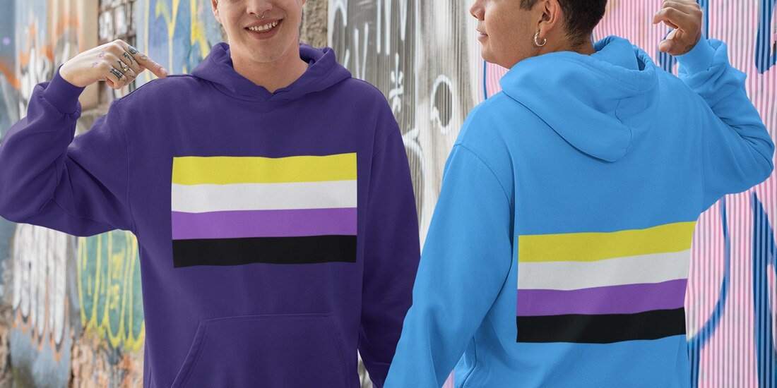 La bandera del género no binario; universidad de Estados Unidos castigará a quien no use lenguaje inclusivo