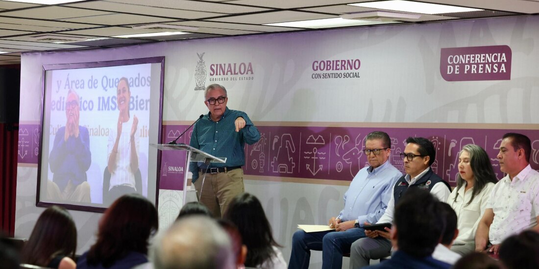 El gobernador de Sinaloa, Rubén Rocha, ayer, en conferencia de seguridad.