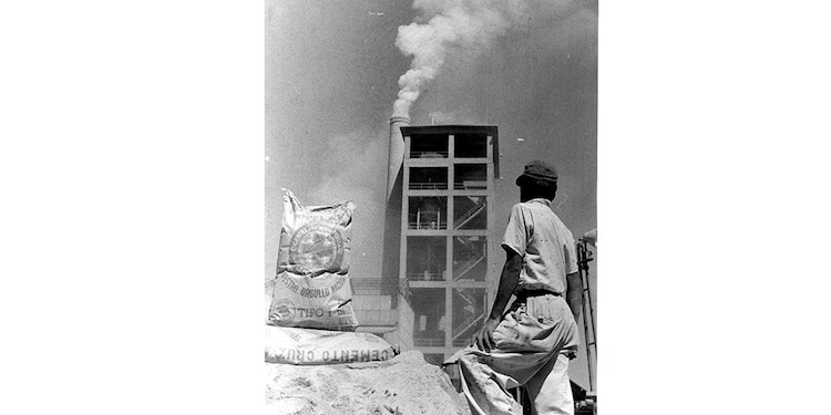 EL DOCUMENTAL también incluye
fotos históricas de la cooperativa.