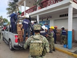 Unidades de transporte pesado tipo Ural arriban a Colima para reforzar las labores de apoyo logístico y rescate.