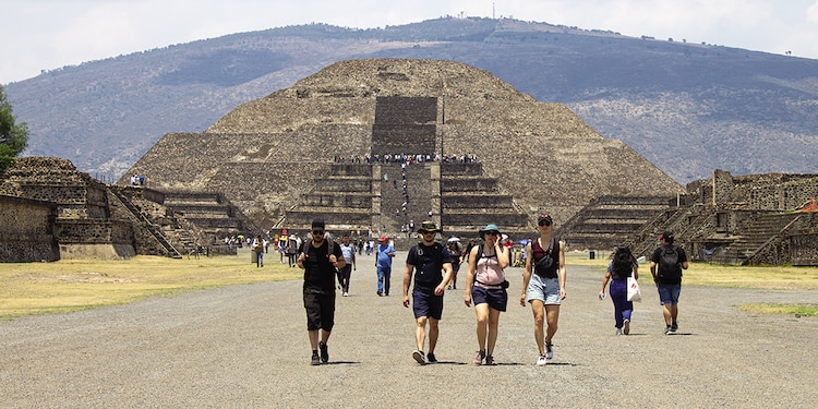 Turistas de distintos países, entre estos Colombia, Alemania, Brasil y Vietnam, se dieron cita desde temprano, pero demoraron en darles el acceso. Después de horas sin saber si podrían ingresar, disfrutaron de su estancia en el sitio Patrimonio de la Humanidad.