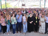 Ruth González recorre municipios de SLP con festejos