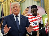 Trump aseguró que no llamó a la FIFA para "decirles qué hacer", sino para "revisar" tarjeta roja contra Balogun.