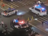 Elementos de seguridad llegaron al lugar donde se registró ataque armado, en Coney Island, en Brooklyn, Nueva York, EU.