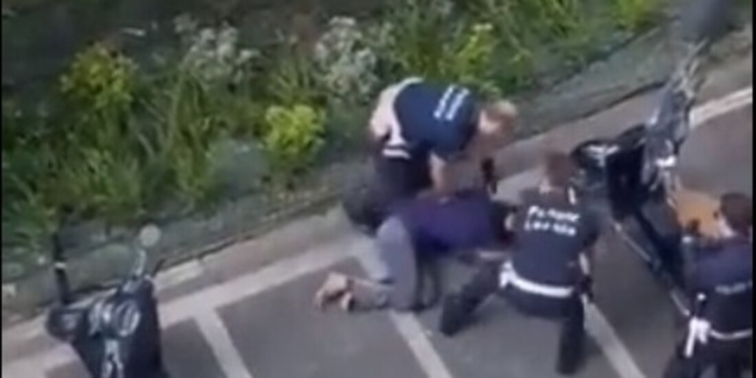 VIDEO. Mujer trans es brutalmente golpeada por policías italianos, quienes la sometieron en el piso para espesarla y también la rociaron con gas lacrimógeno.