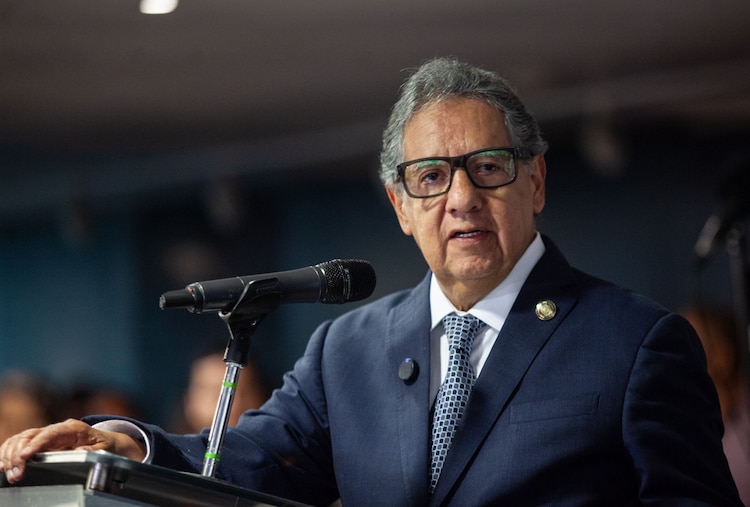 Higinio Martínez Miranda, presidente de la mesa directiva del Senado de la República
