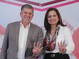 Alma Alcaraz, candidata de Morena para la gubernatura de Guanajuato, junto a Ricardo Sheffield, ex titular de Profeco.