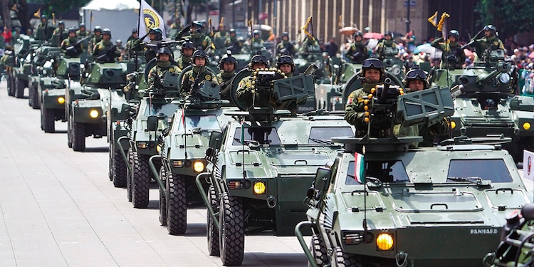 Aspectos del desfile patrio por los
216 años del inicio de la lucha de Independencia