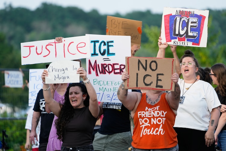 Protestas en contra de ICE por las muertes recientes a manos de agentes