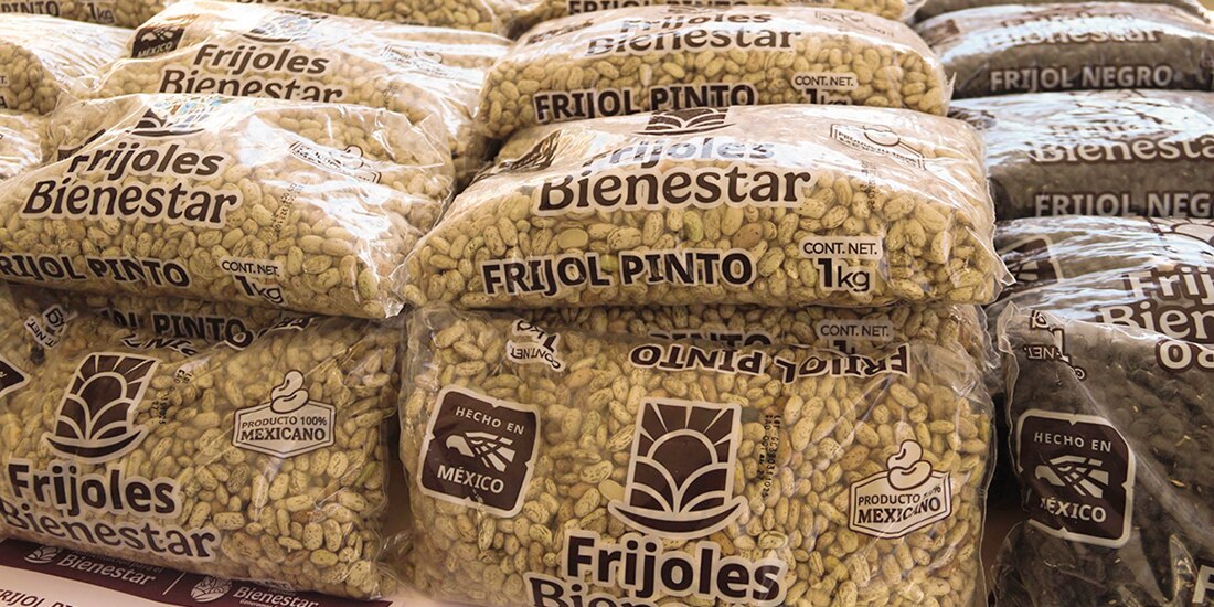 Bolsa de frijol del Bienestar, en la feria temática de la semilla, el viernes.