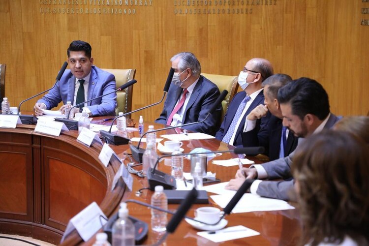 Lanzamiento de la estrategia en el salón del Consejo Técnico del IMSS.