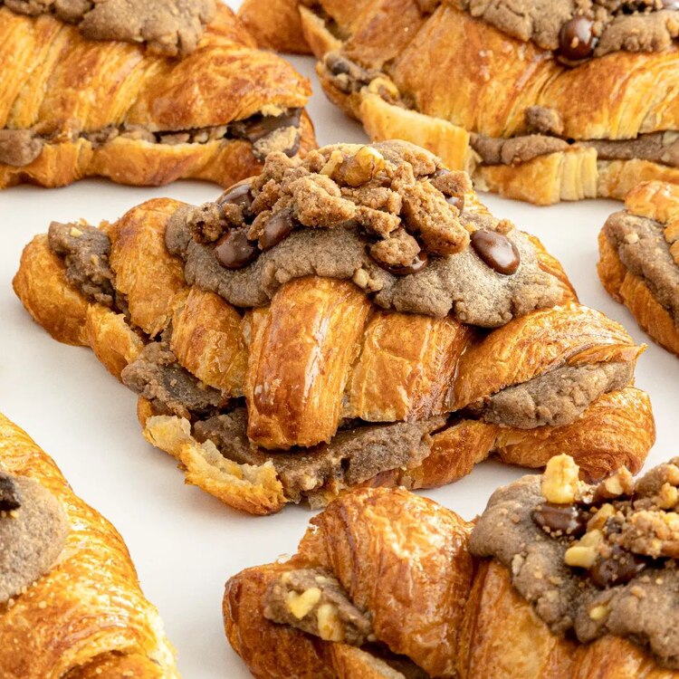 Croissant con cockie choco-nuez.