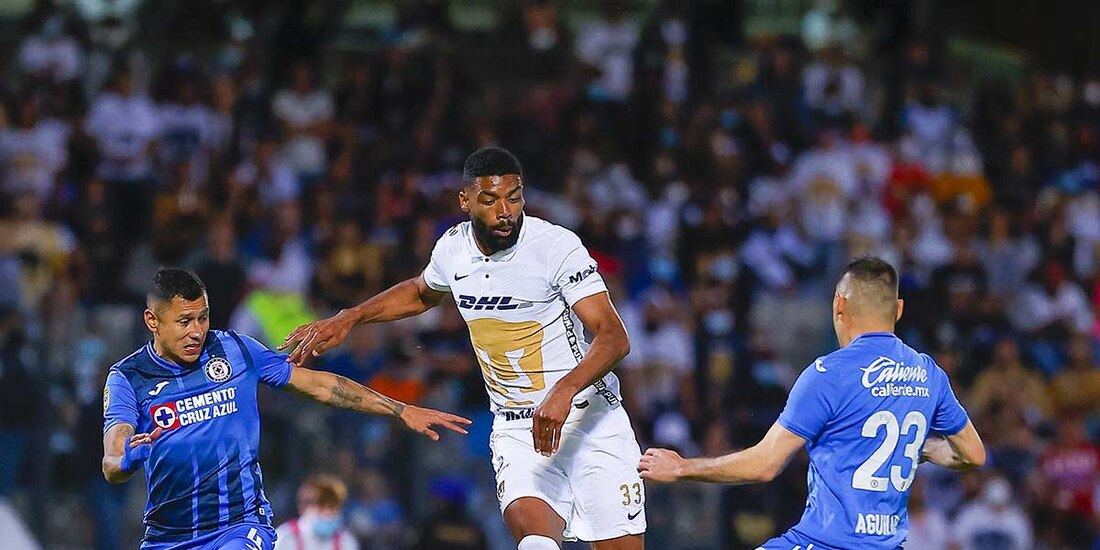 Cruz Azul y Pumas se enfrentan en las semifinales de la Concachampions.