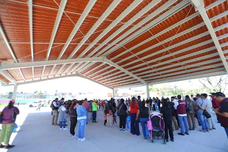 Autoridades estatales y municipales reafirman su compromiso de mejorar los espacios educativos en Ecatepec.