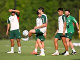 El delantero entrena con sus compañeros en Estados Unidos.