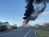 Pipa de combustible se incendia y paraliza la autopista México-Tuxpan