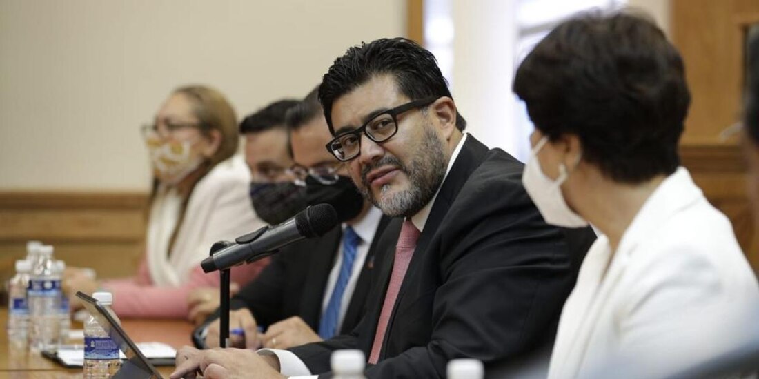 El magistrado presidente del TEPJF, Reyes Rodríguez Mondragón, aseguró que fortalecer la justicia electoral representa fortalecer la democracia.