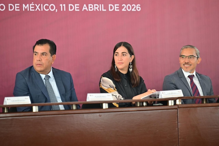El Gobierno del Estado de México impulsa mejoras laborales y de seguridad social para el gremio periodístico en la entidad.