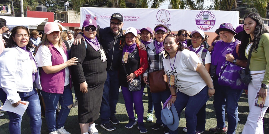 El alcalde de MC, Fernando Mercado, en evento con mujeres