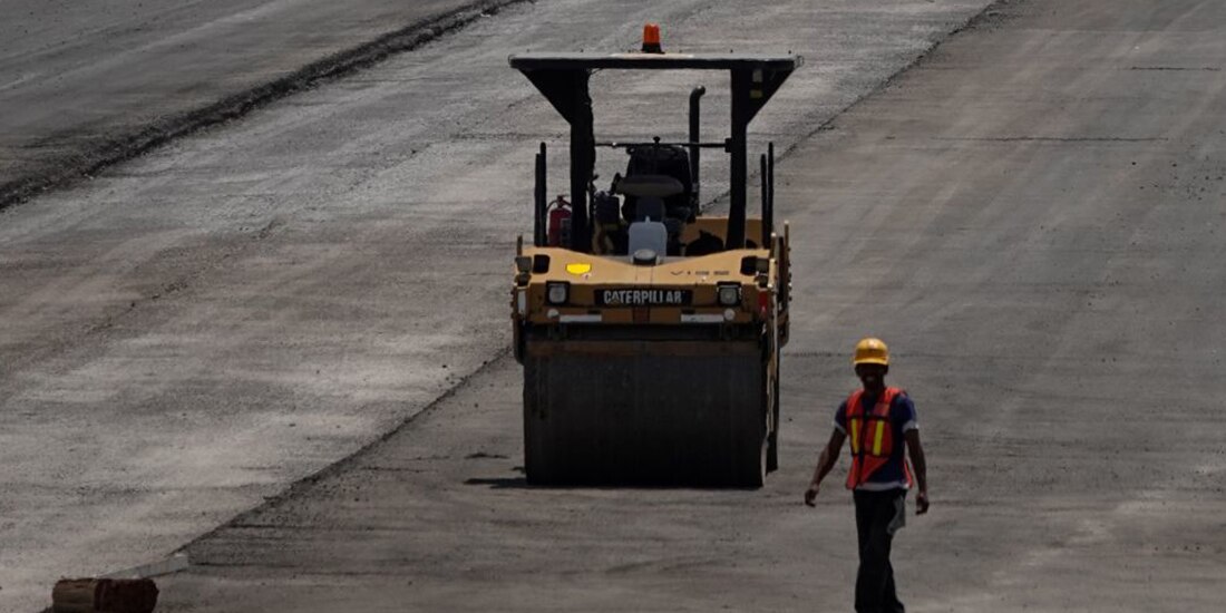 En la imagen, obras carreteras