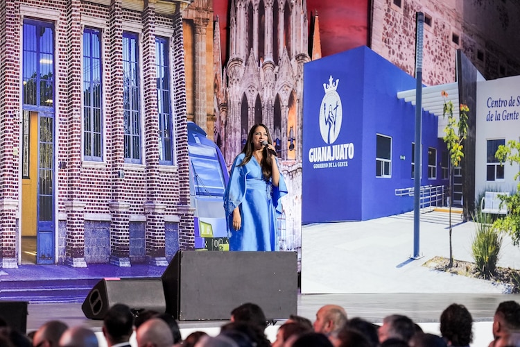 Con el programa de Techados Escolares, se han dignificado 200 planteles educativos durante el primer año de gestión.