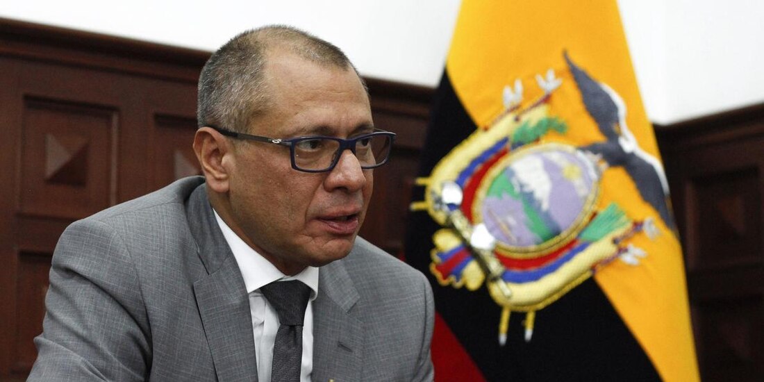 Hospitalizan a Jorge Glas por consumo excesivo de antidepresivos.