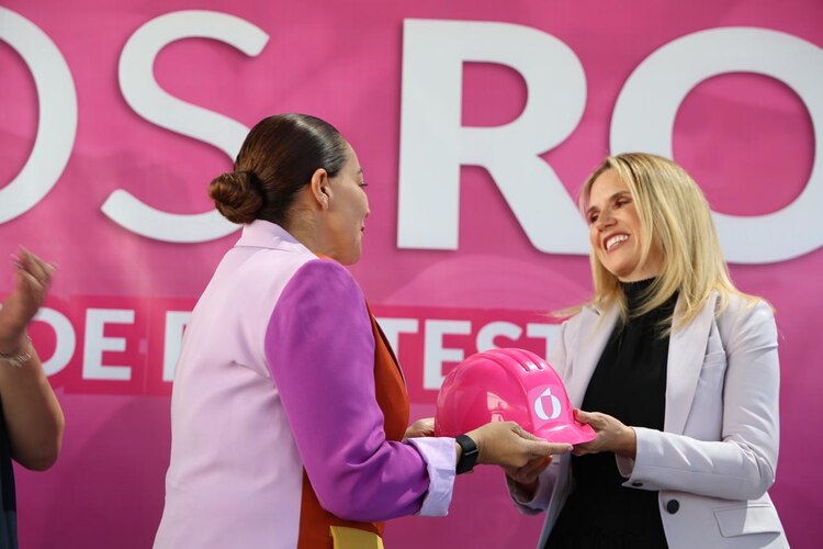 Más de mil mujeres participaron en las actividades conmemorativas del Día Internacional de la Mujer en Huixquilucan.