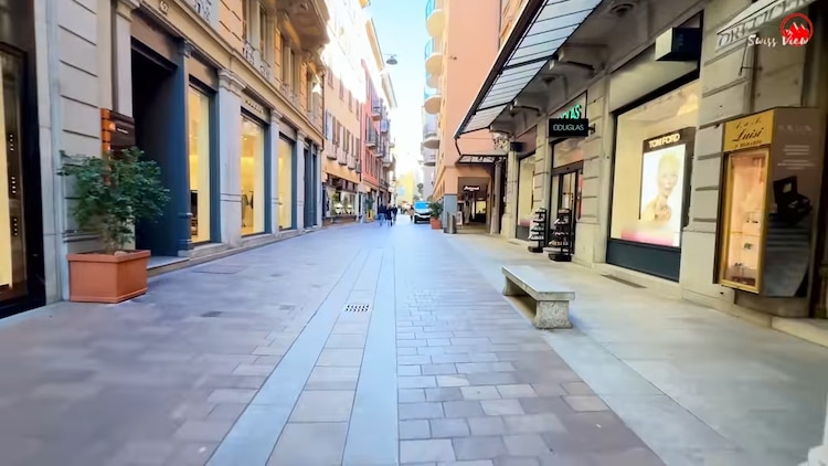 Lugano, Suiza, es una ciudad con una fuerte influencia italiana.