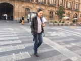 Claudia Sheinbaum, jefa de Gobierno de la CDMX, camina por las calles del Centro.