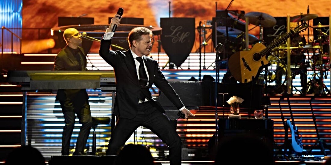 Ante 20 mil en Las Vegas, Luis Miguel celebra su cumpleaños 54