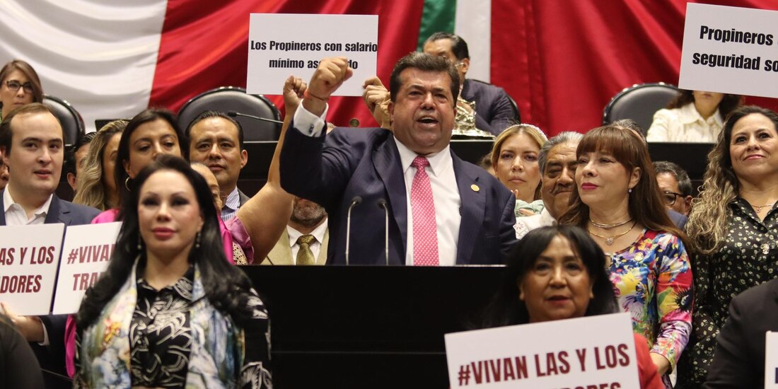 El morenista Pedro Haces Barba.