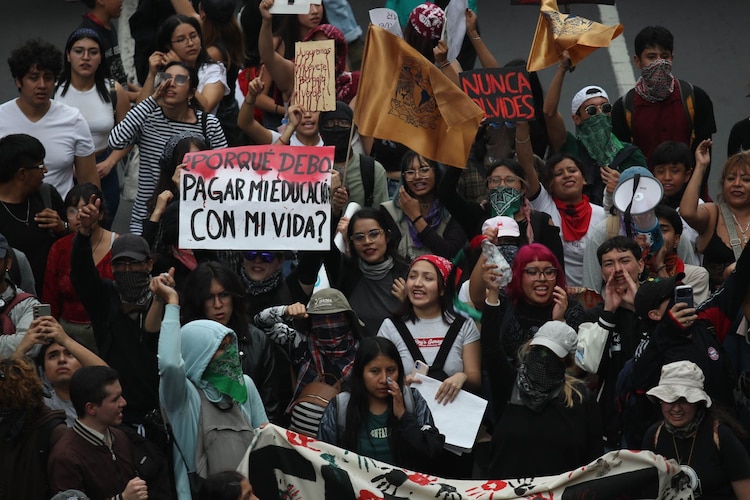 Cada año, colectivos marchan para recordar la Masacre de Tlaltelolco.