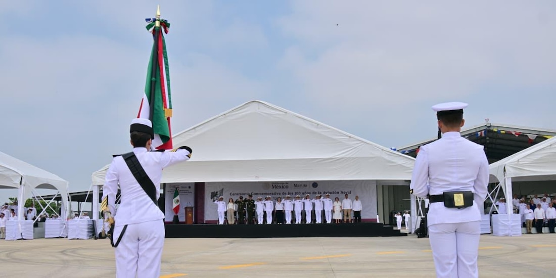 Acto oficial en el Puerto.