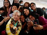El Presidente Andrés Manuel López Obrador junto a jóvenes universitarios en Michoacán