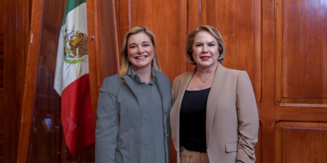 Maru Campos y Adriana Terrazas Porras.