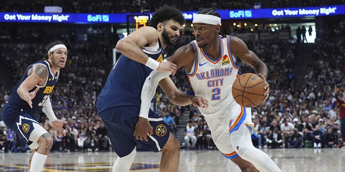 Shai Gilgeous-Alexander conduce la pelota para ayudar al Thunder, ayer.