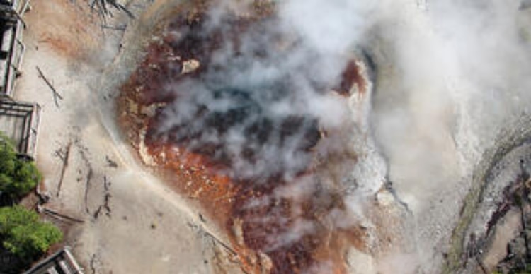 Echinus, el géiser ácido más grande