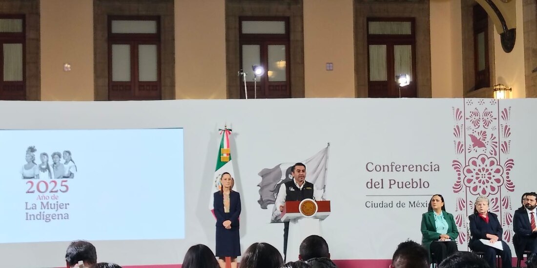 Conferencia en Palacio Nacional.